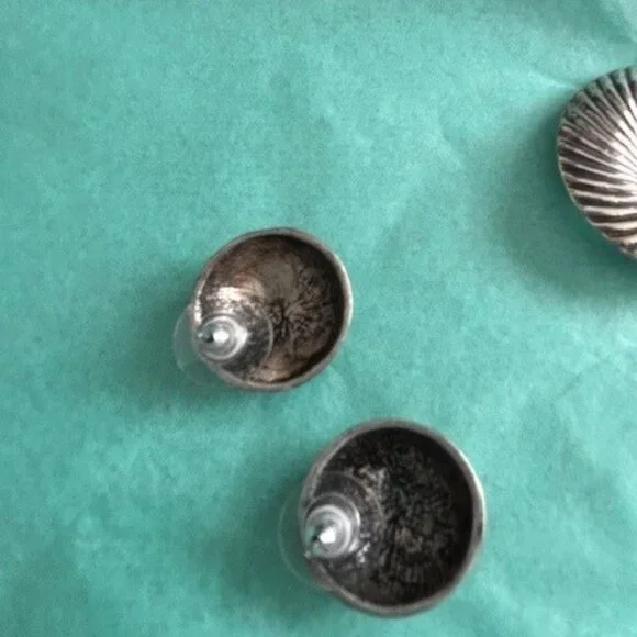 3 pairs of silver tone earrings and a delicate silver chain - Picture 7 of 8